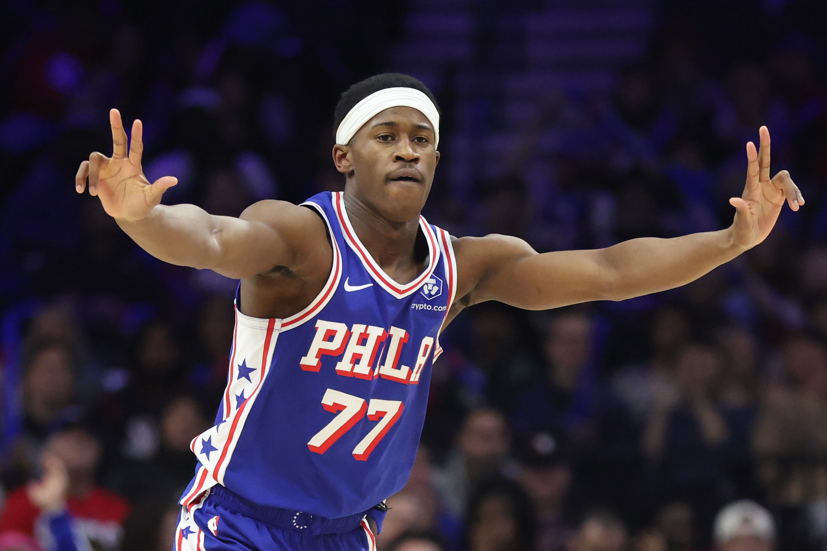 中超联赛免费视频直播观看-埃奇库姆新秀赛季4次单场至少20分+5三分 76人队史第二仅次艾弗森